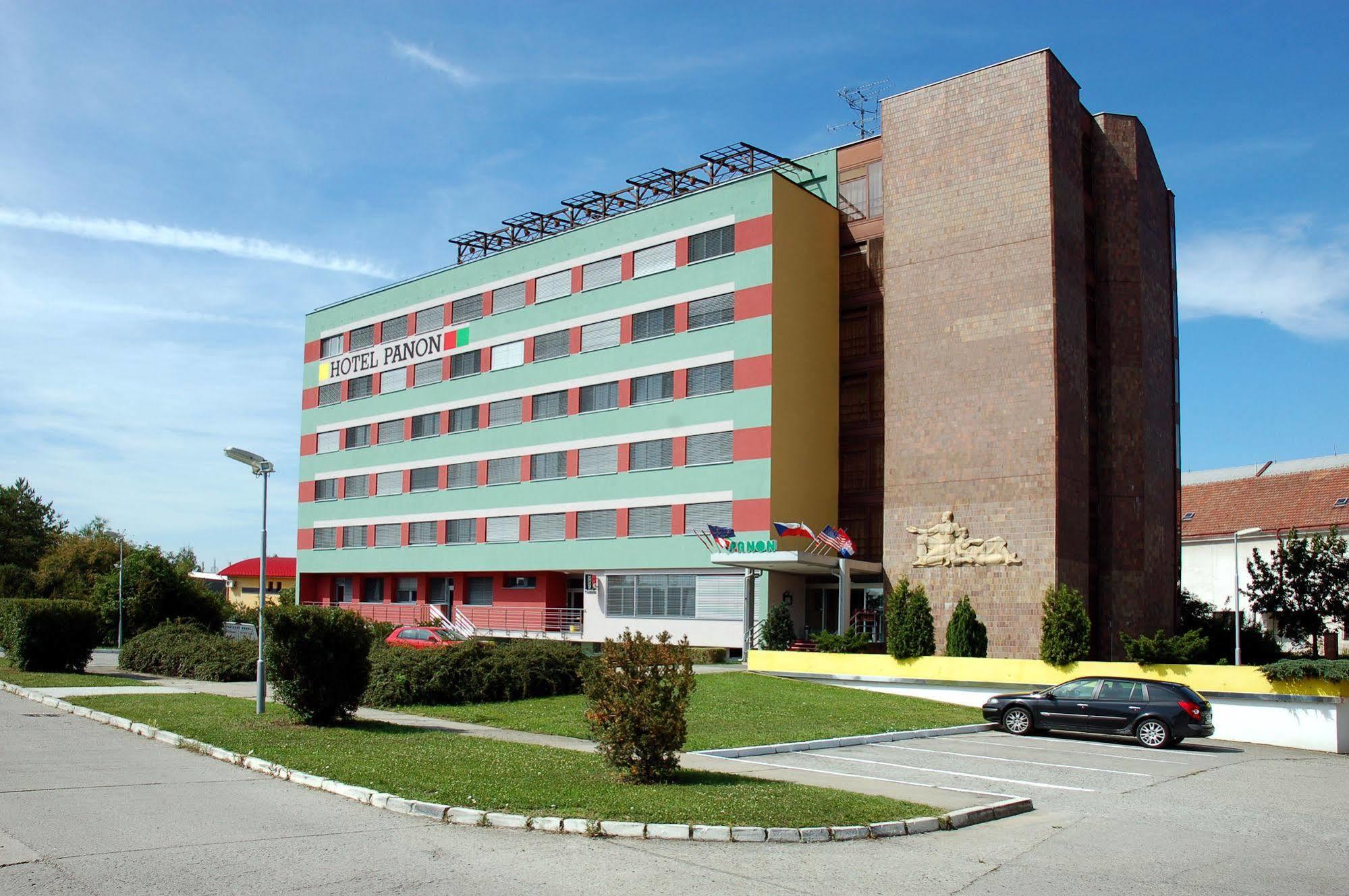 Hotel Panon Hodonín Εξωτερικό φωτογραφία